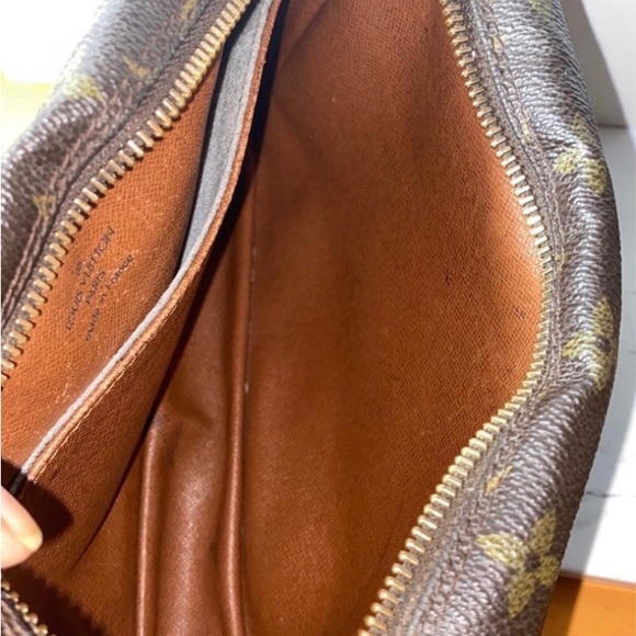 Authentic Louis Vuitton Monogram Compiegne Bag - Picture 9 of 17